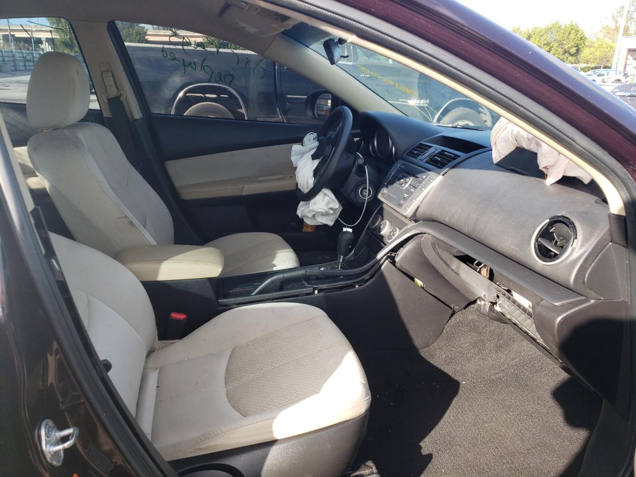 Photo 5 from auction – 2011 MAZDA 6 I with VIN 1YVHZ8BH6B5M12983