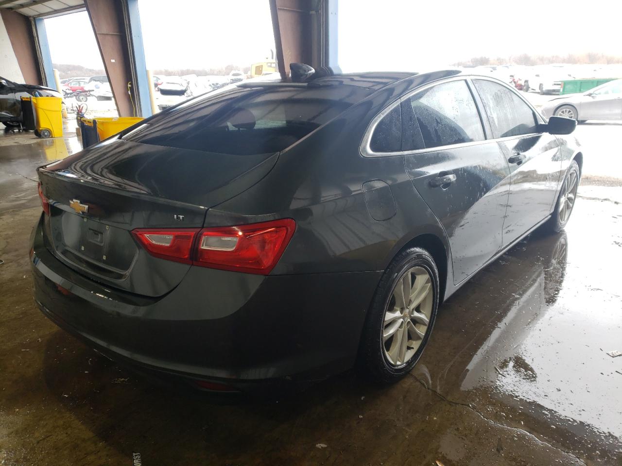 Photo 4 from auction – 2017 CHEVROLET MALIBU LT with VIN 1G1ZE5ST7HF177126