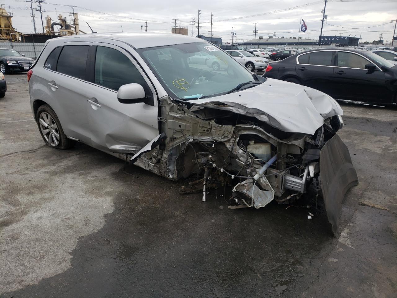 MITSUBISHI OUTLANDER 2015 con VIN 4A4AP4AU3FE021681 - Foto de la subasta