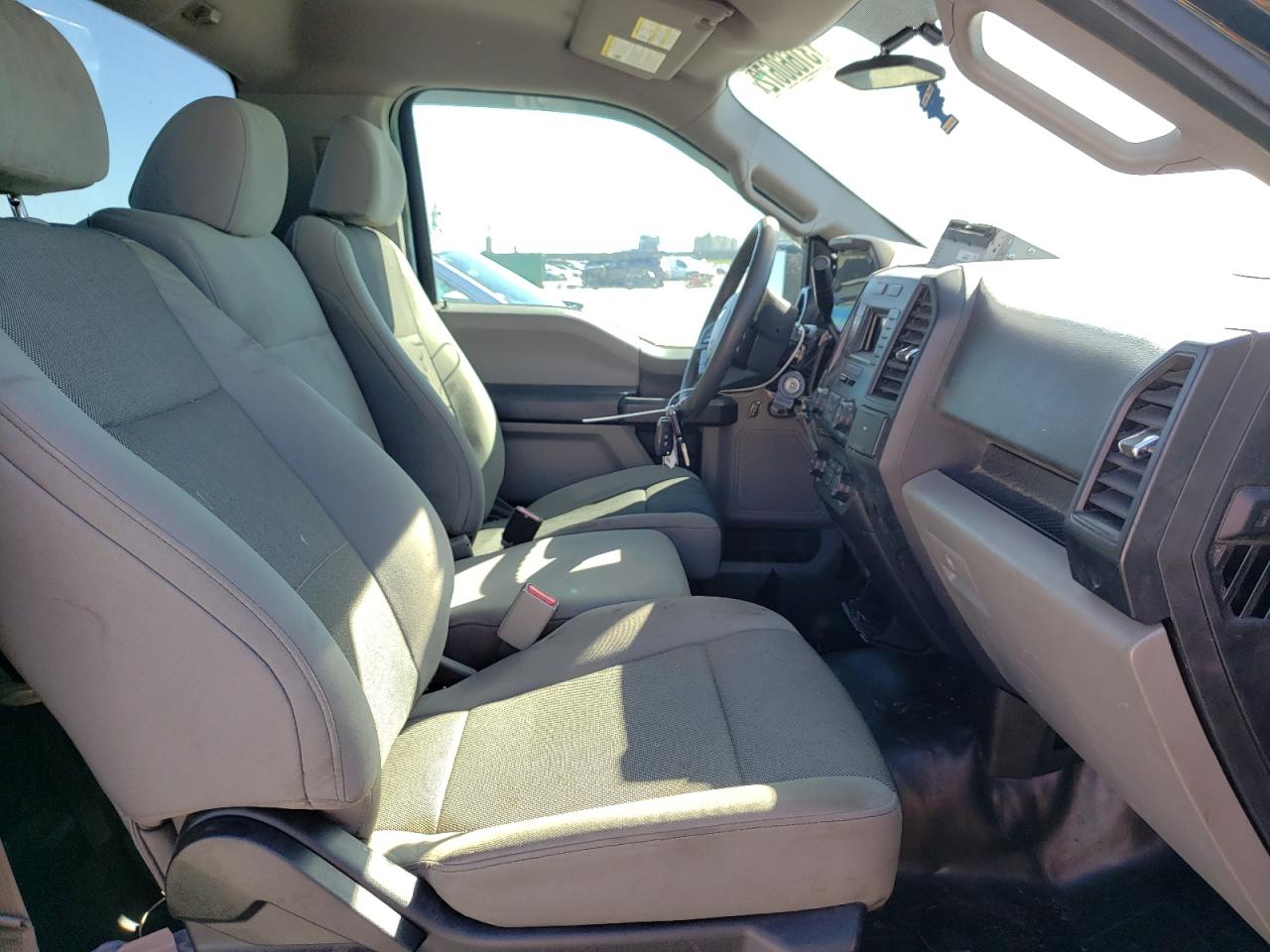 Photo 5 from auction – 2016 FORD F150 with VIN 1FTMF1C82GKG03473