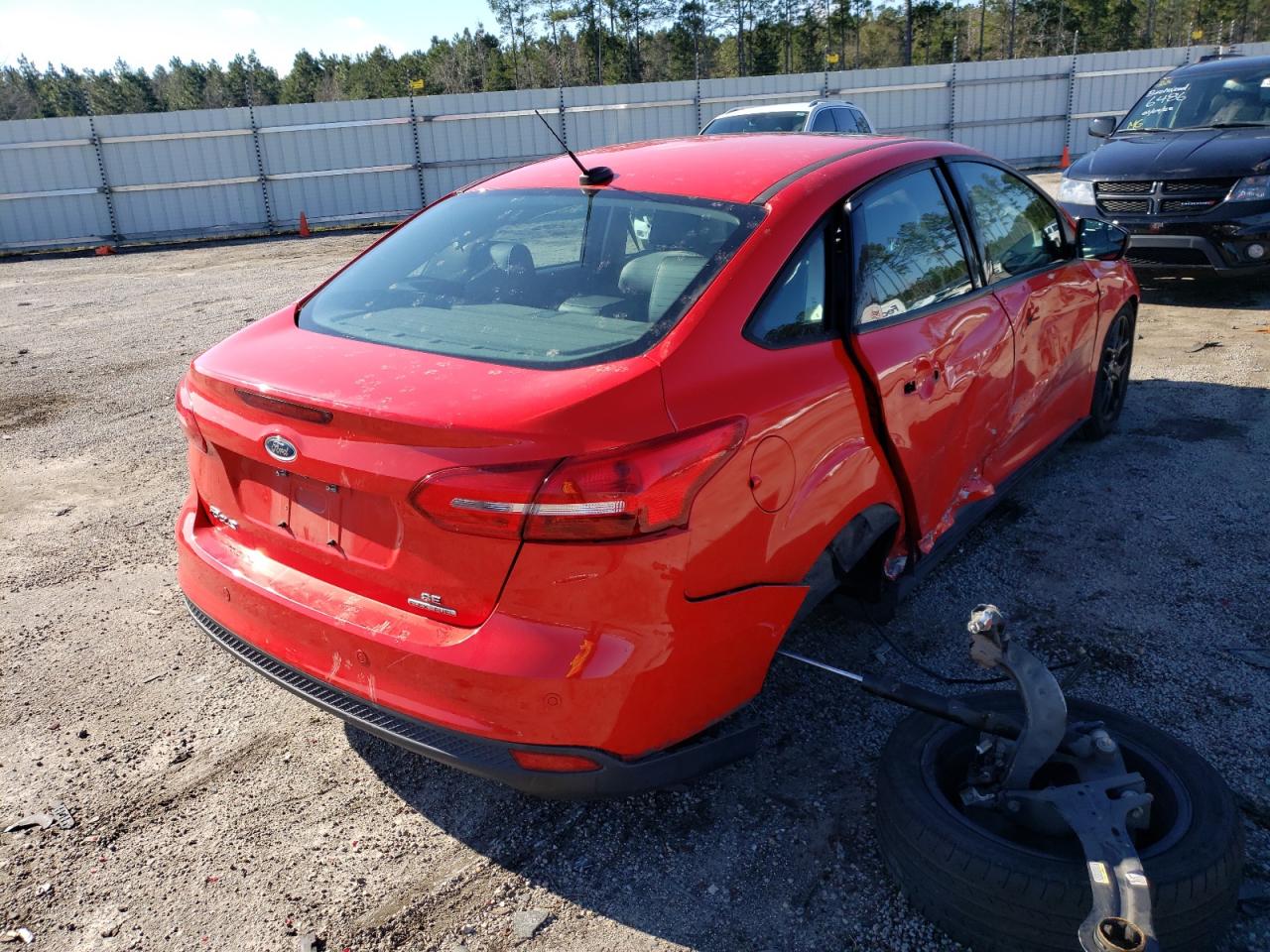Photo 4 from auction – 2016 FORD FOCUS SE with VIN 1FADP3F22GL239362