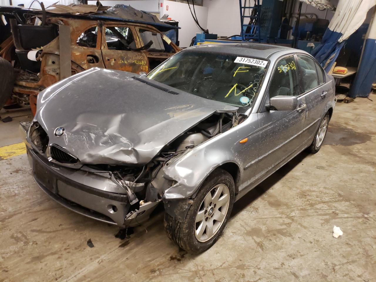 Photo 2 from auction – 2005 BMW 325 I with VIN WBAEV33425KX11912