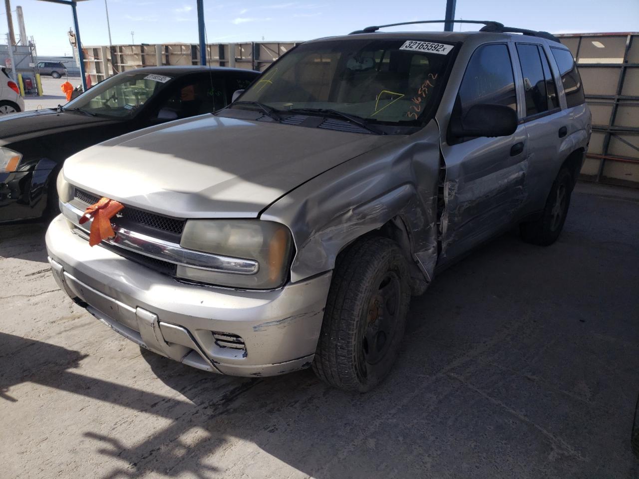 Photo 2 from auction – 2006 CHEVROLET TRAILBLAZE with VIN 1GNDS13S562110318