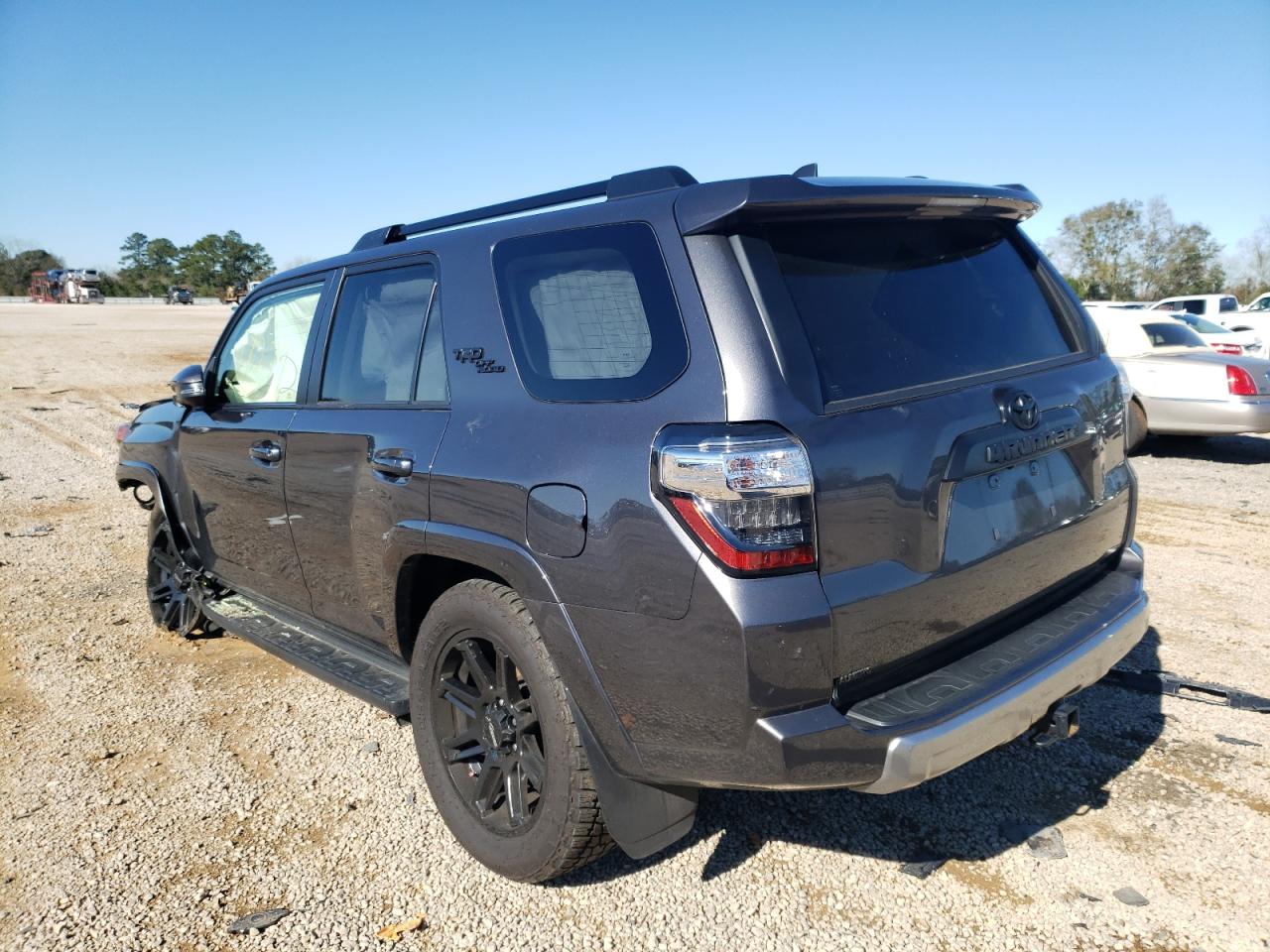 Photo 3 from auction – 2020 TOYOTA 4RUNNER SR with VIN JTEBU5JR1L5804804