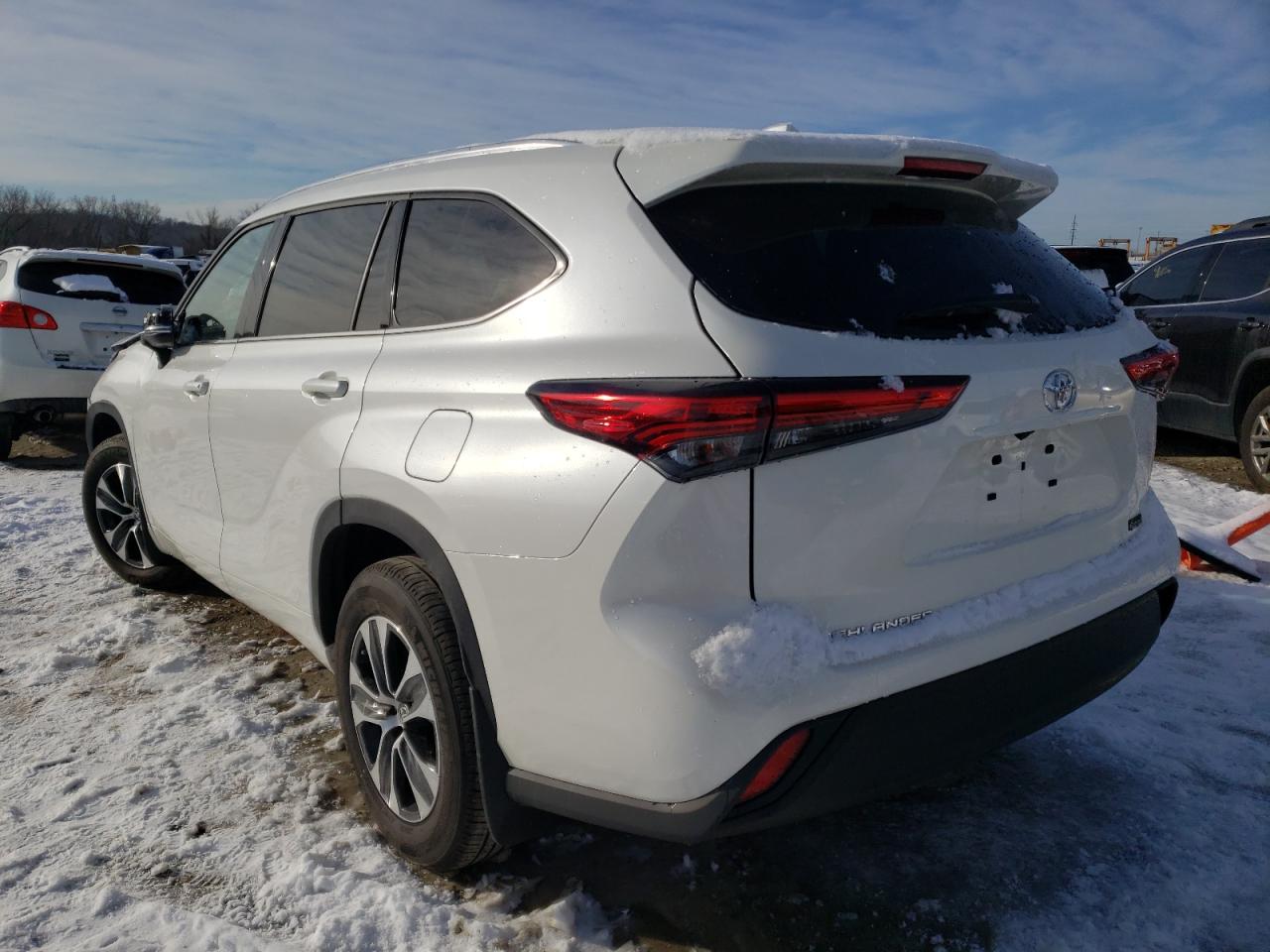 Photo 3 from auction – 2021 TOYOTA HIGHLANDER with VIN 5TDGZRBH3MS551389