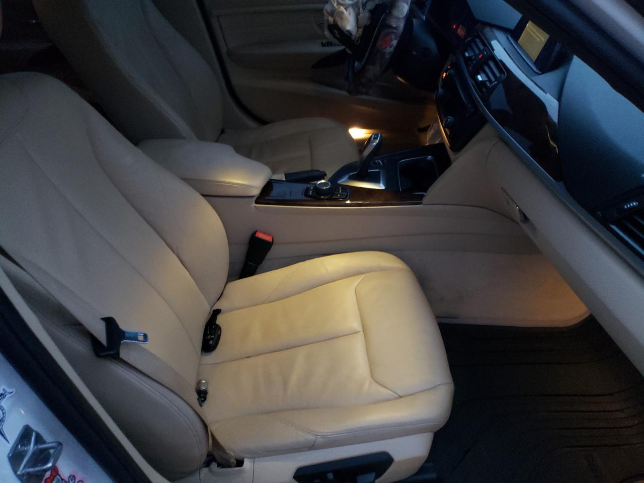 Photo 5 from auction – 2014 BMW 328 I with VIN WBA3A5C50EJ464080