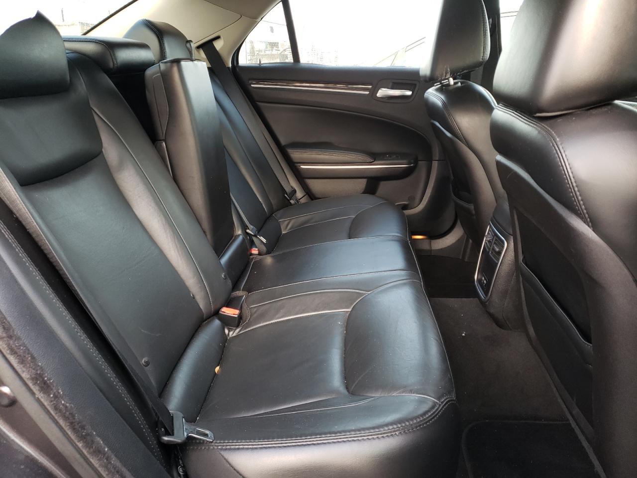 Photo 6 from auction – 2016 CHRYSLER 300 LIMITE with VIN 2C3CCAAG6GH182237