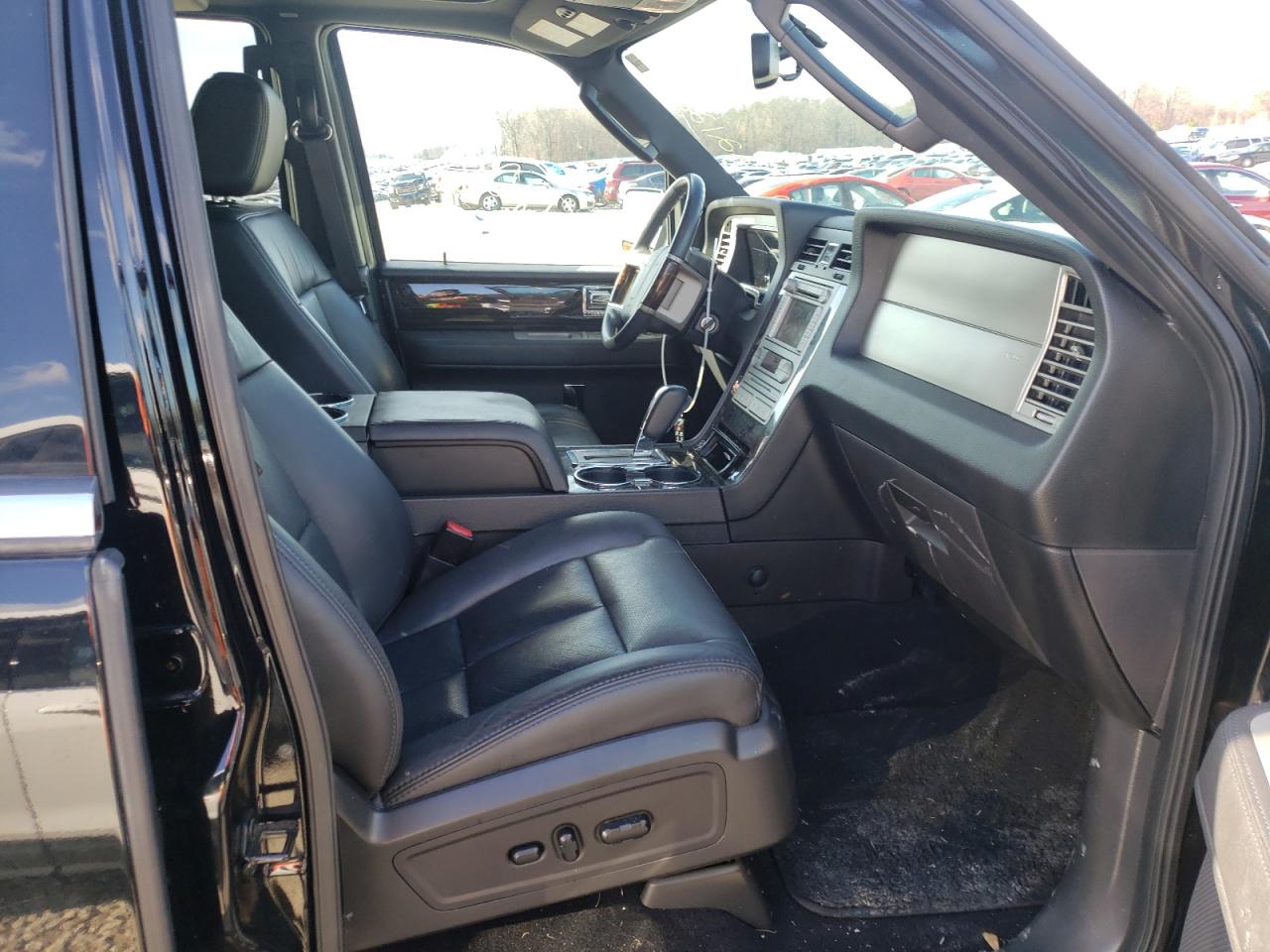 Photo 5 from auction – 2008 LINCOLN NAVIGATOR with VIN 5LMFU27528LJ15598