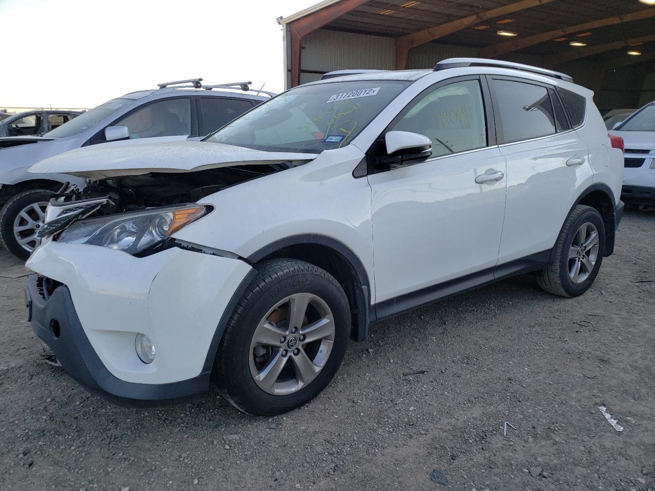Photo 2 from auction – 2015 TOYOTA RAV4 XLE with VIN JTMWFREV9FJ049671