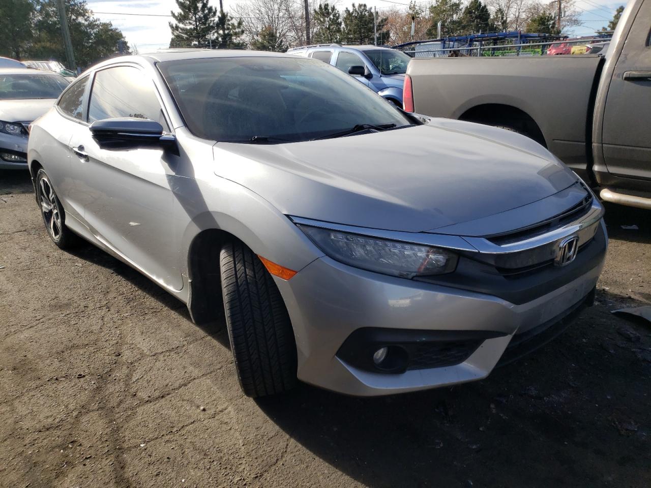 HONDA CIVIC TOUR 2016 con VIN 2HGFC3B90GH351237 - Foto de la subasta