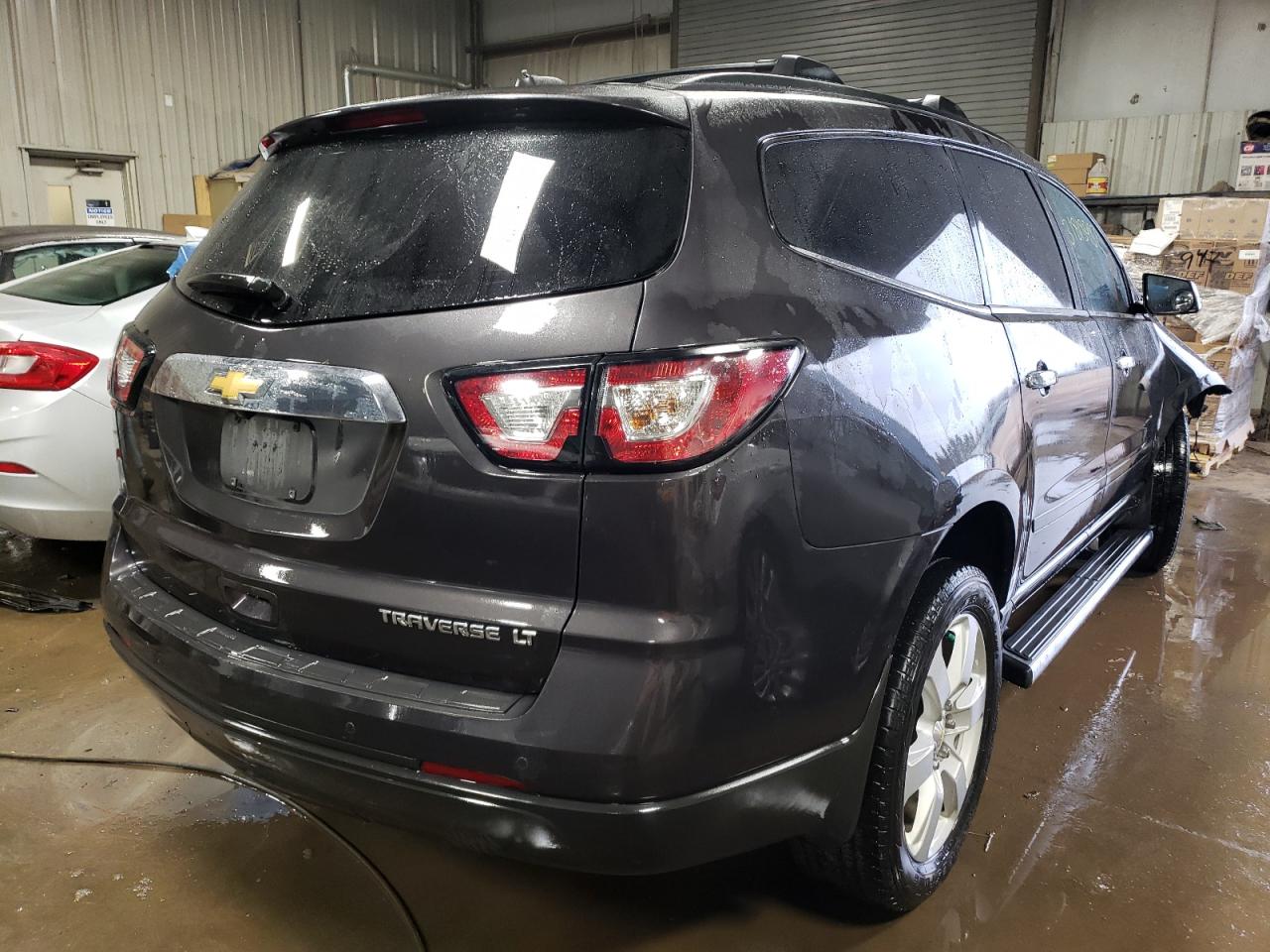 Photo 4 from auction – 2016 CHEVROLET TRAVERSE L with VIN 1GNKRGKD1GJ210447