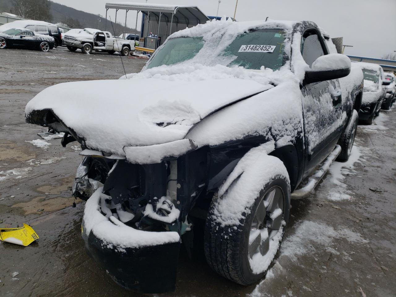 Photo 2 from auction – 2011 CHEVROLET SILVERADO with VIN 1GCRCSE00BZ213998