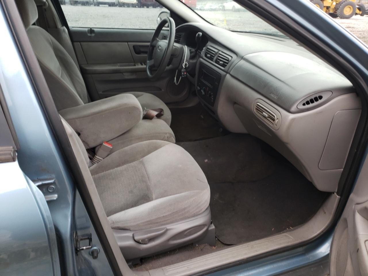 Photo 5 from auction – 2005 FORD TAURUS SE with VIN 1FAFP53U65A175314