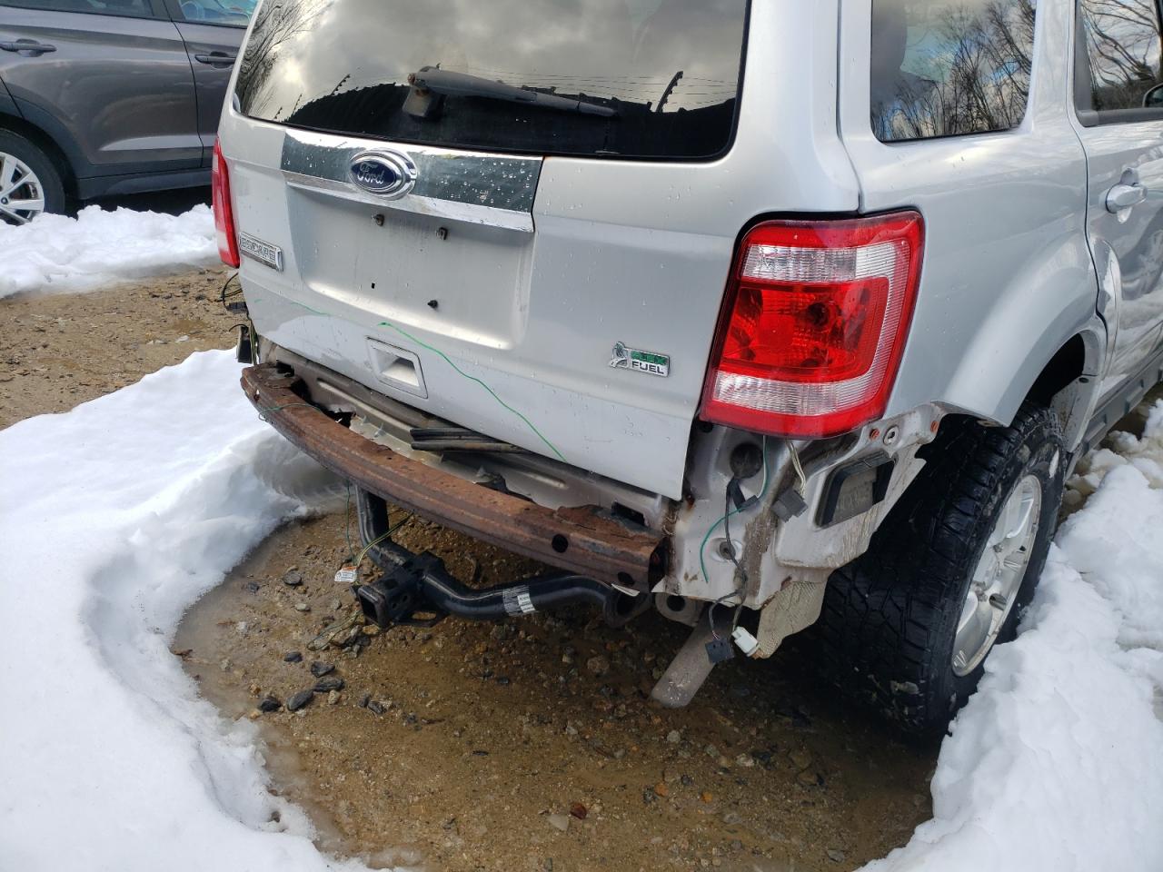 Photo 9 from auction – 2010 FORD ESCAPE LIM with VIN 1FMCU9EG0AKC43840