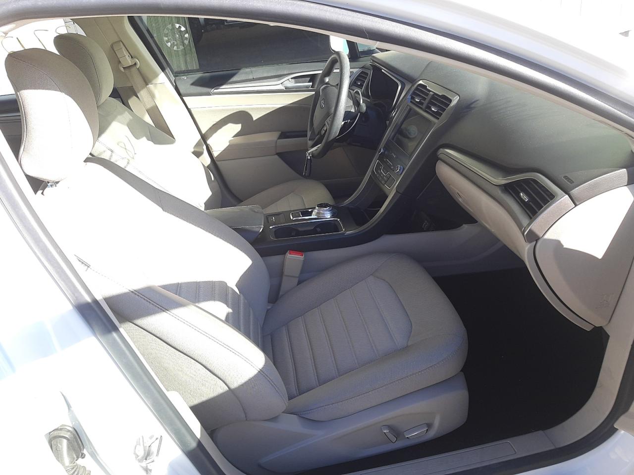 Photo 5 from auction – 2019 FORD FUSION SE with VIN 3FA6P0HD3KR201431