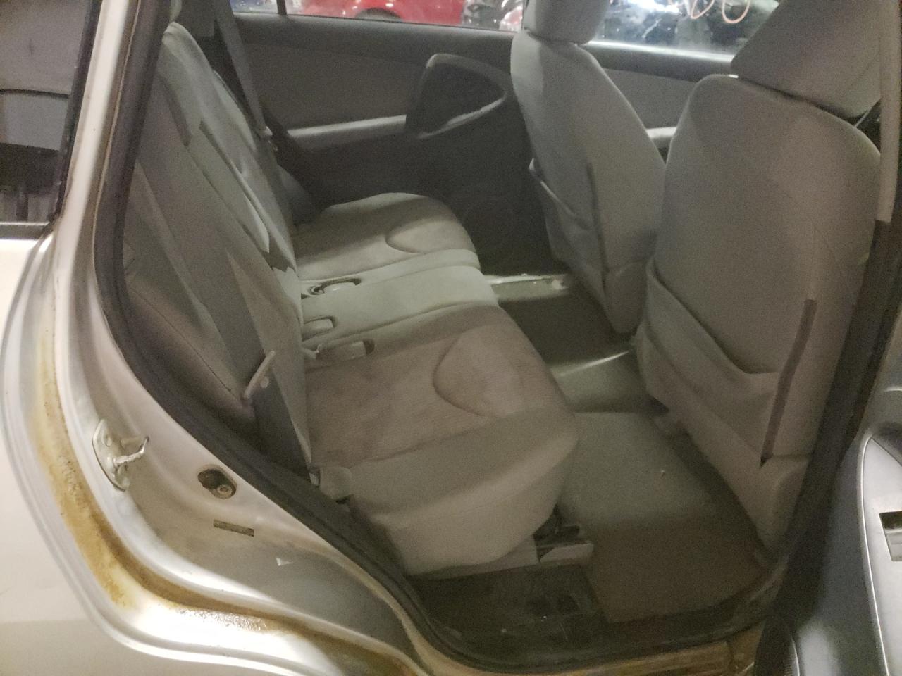 Photo 6 from auction – 2011 TOYOTA RAV4 with VIN 2T3BF4DV4BW147554