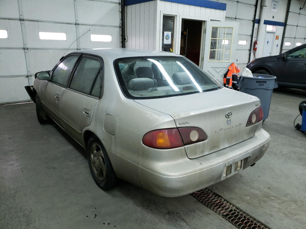 Photo 3 from auction – 2001 TOYOTA COROLLA CE with VIN 1NXBR12E01Z562659