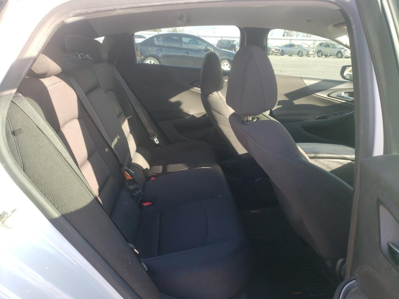Photo 6 from auction – 2016 CHEVROLET MALIBU LT with VIN 1G1ZE5ST9GF175859