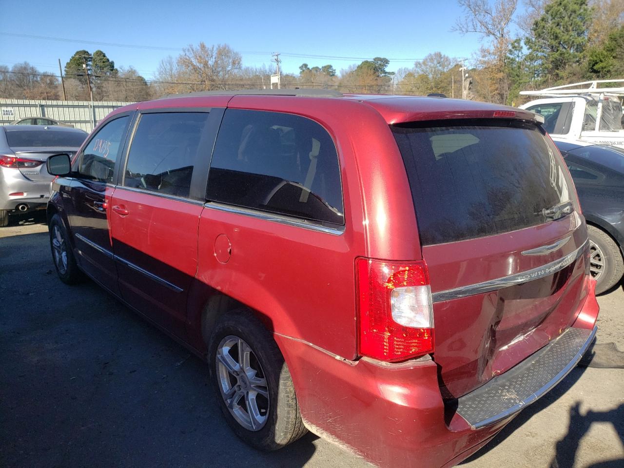 Photo 3 from auction – 2012 CHRYSLER TOWN & COU with VIN 2C4RC1BG2CR369015
