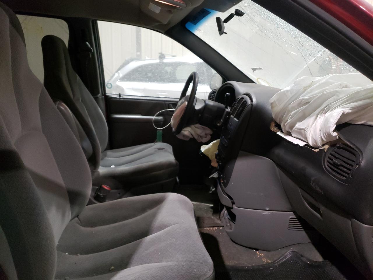 Photo 5 from auction – 2005 DODGE GRAND CARA with VIN 1D4GP24R95B146300
