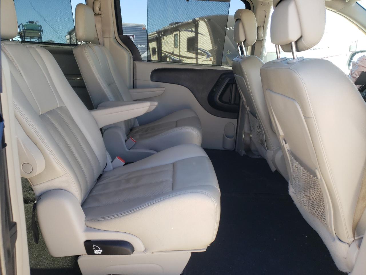 Photo 6 from auction – 2012 CHRYSLER TOWN & COU with VIN 2C4RC1CG2CR266434