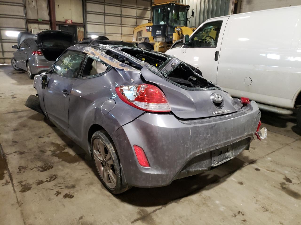 Photo 3 from auction – 2017 HYUNDAI VELOSTER with VIN KMHTC6AD5HU319662