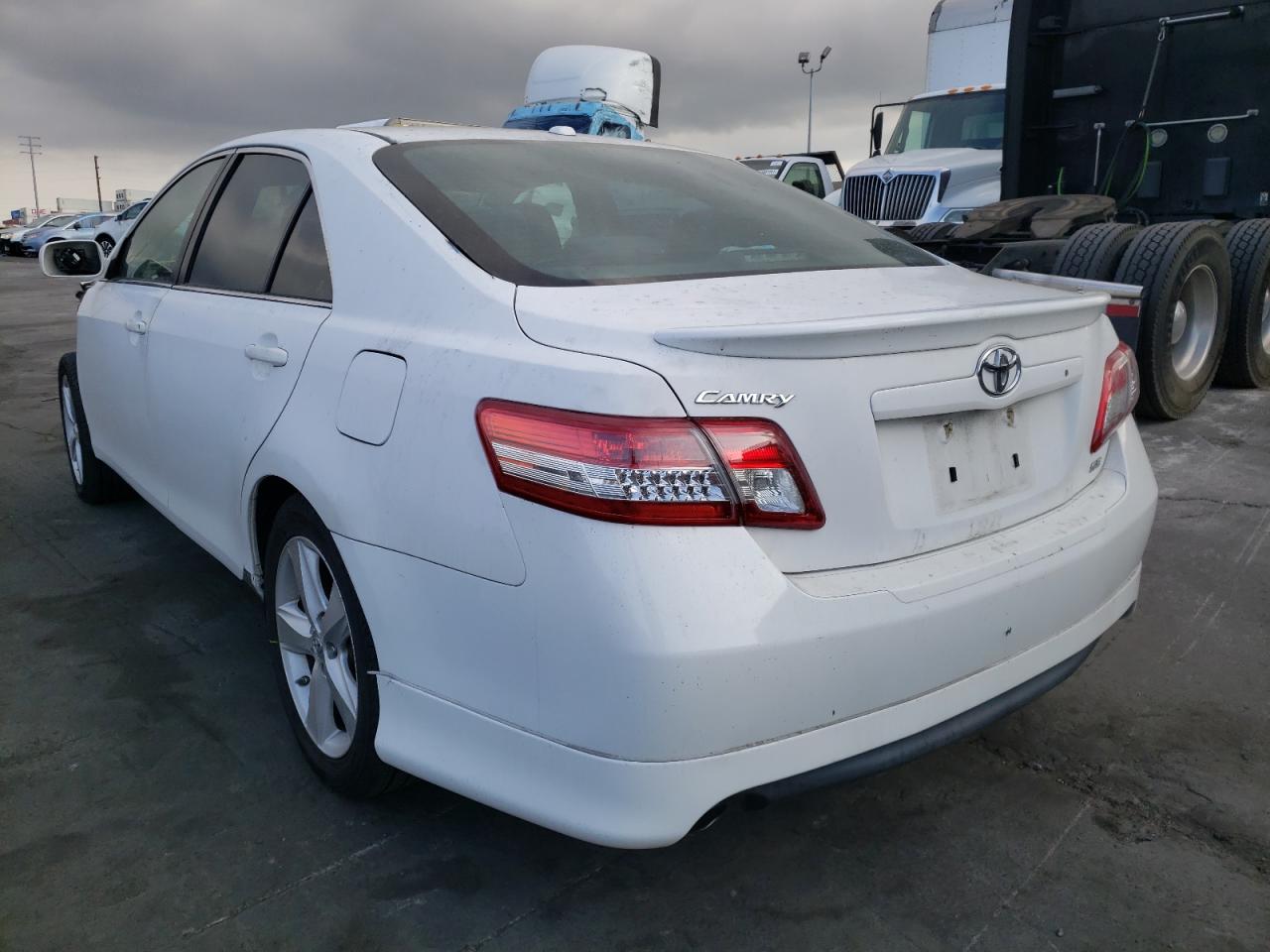 Photo 3 from auction – 2011 TOYOTA CAMRY BASE with VIN 4T1BF3EK5BU596202