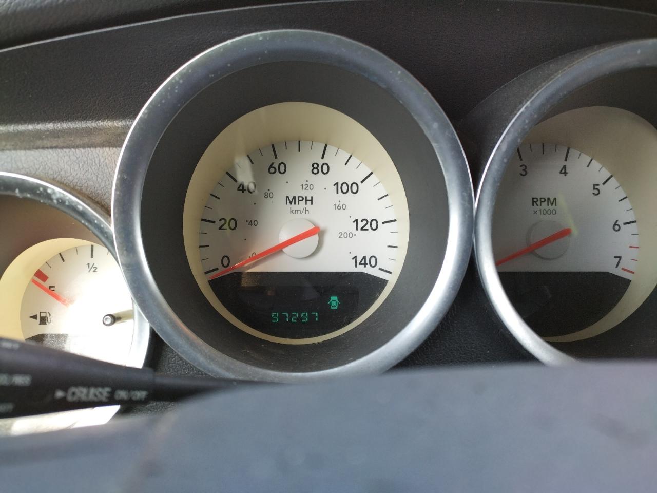 Photo 8 from auction – 2005 DODGE MAGNUM SXT with VIN 2D4FV48V75H599200