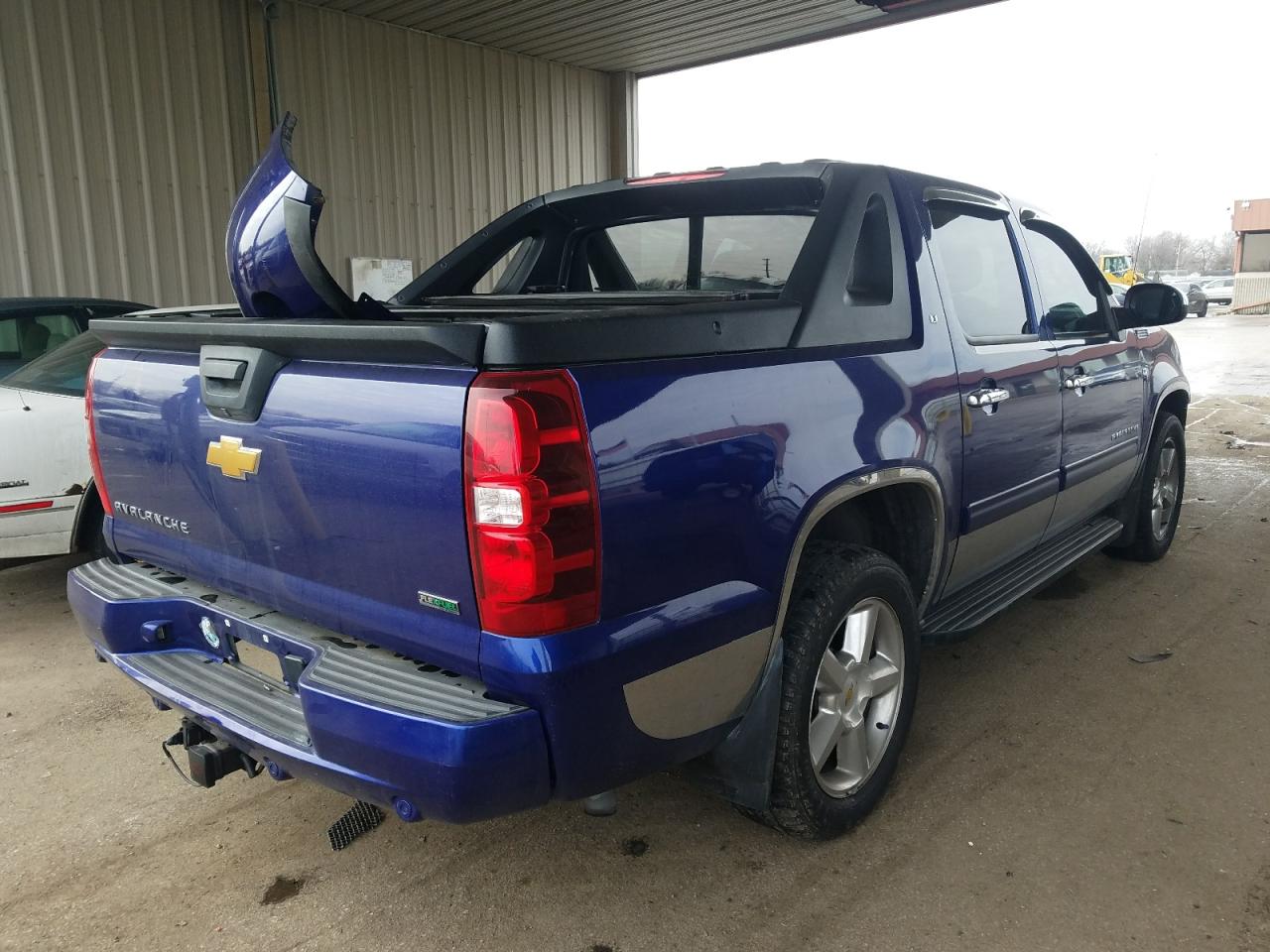 Photo 4 from auction – 2010 CHEVROLET AVALANCHE with VIN 3GNVKFE05AG228091