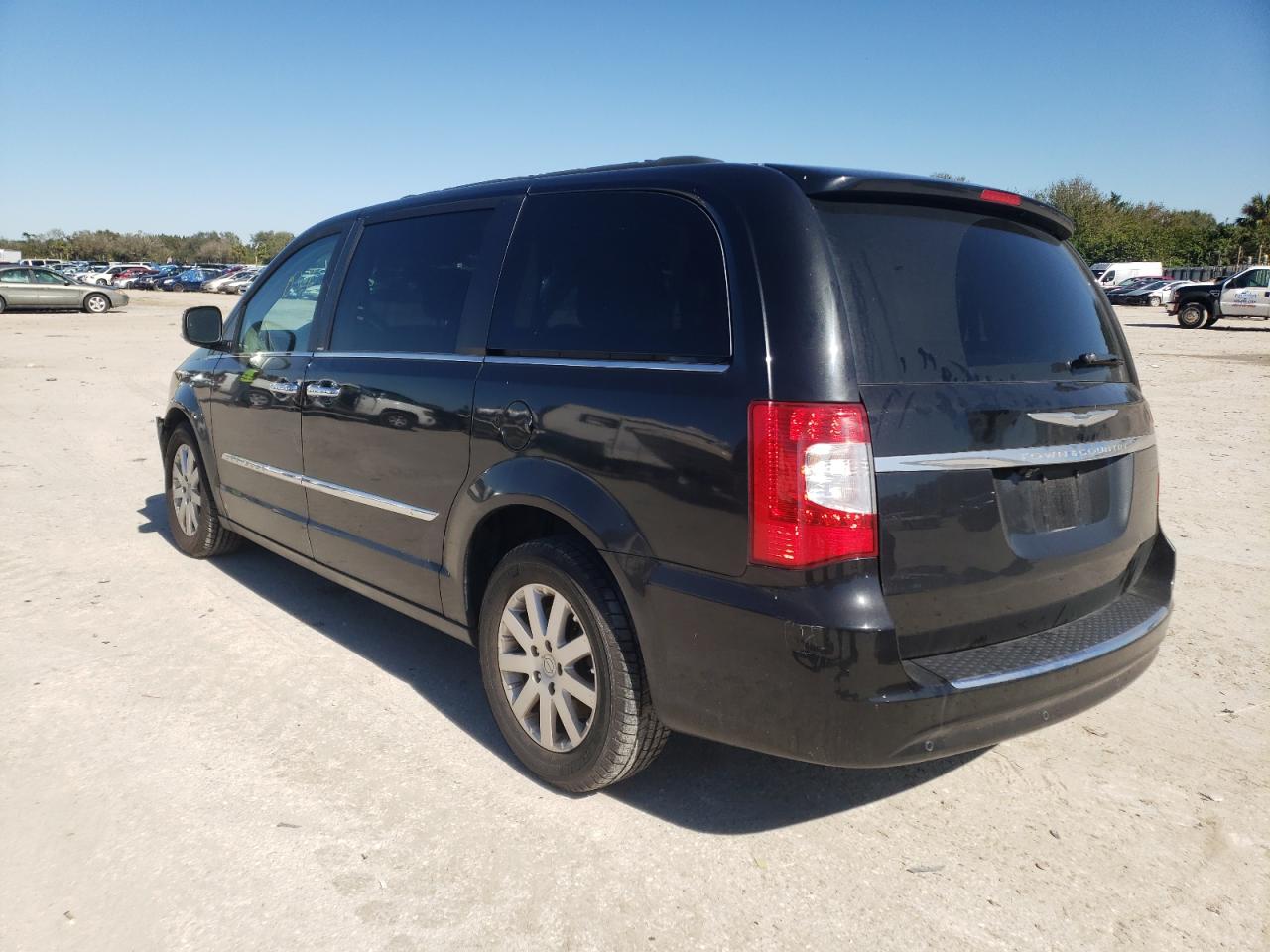 Photo 3 from auction – 2012 CHRYSLER TOWN & COU with VIN 2C4RC1CG2CR266434
