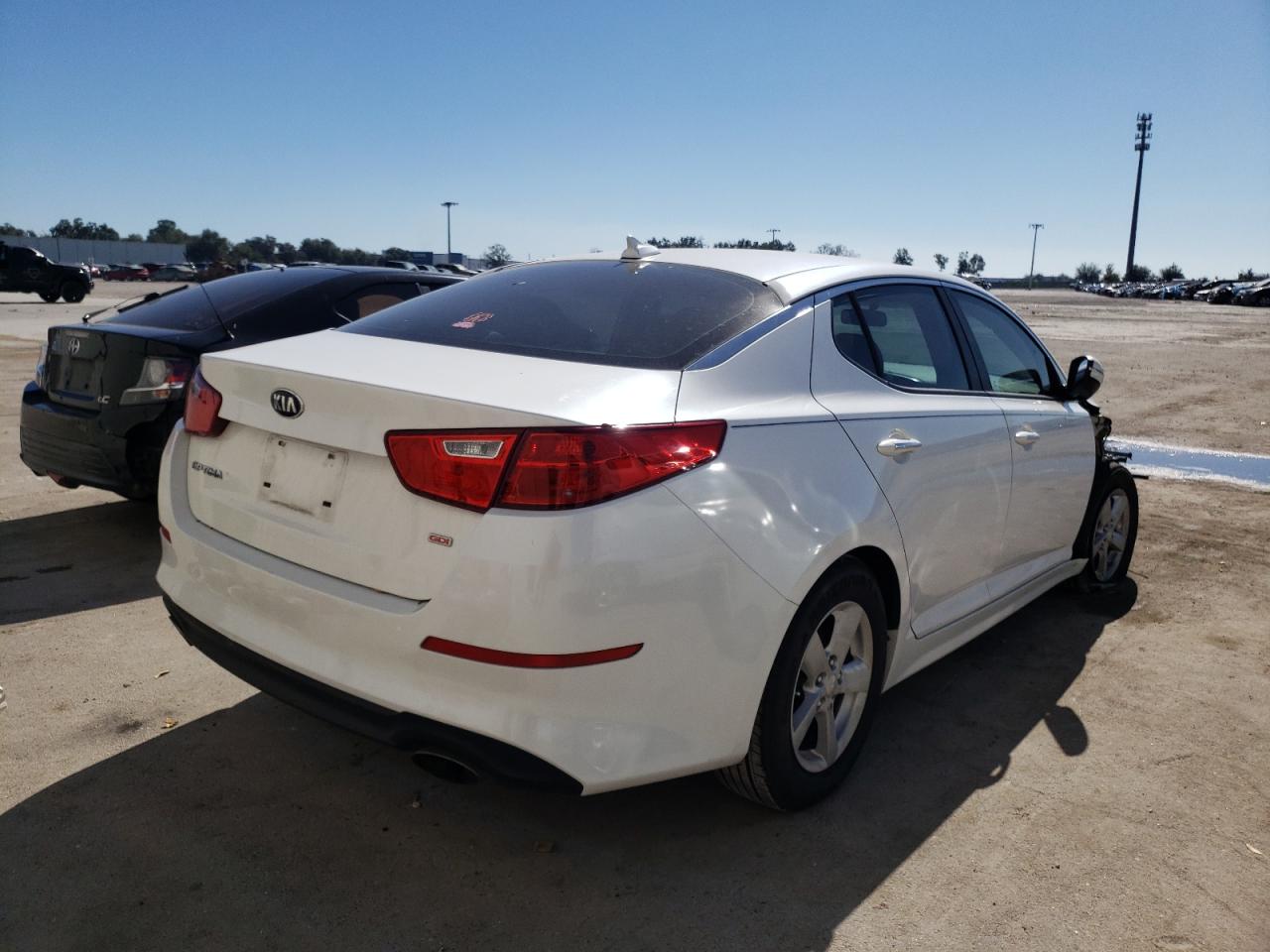 Photo 4 from auction – 2015 KIA OPTIMA LX with VIN KNAGM4A79F5607982