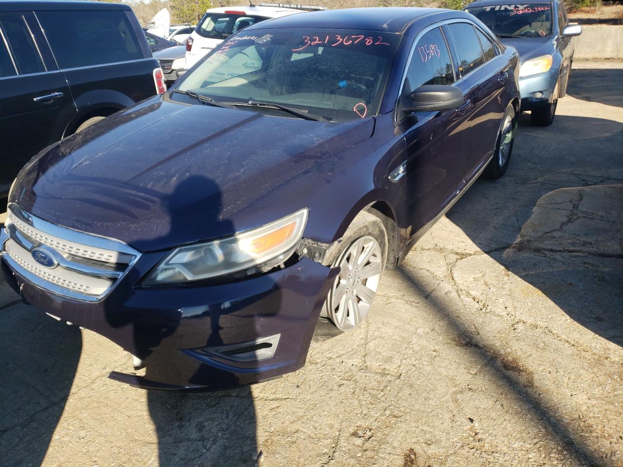Photo 2 from auction – 2011 FORD TAURUS SE with VIN 1FAHP2DW9BG170186