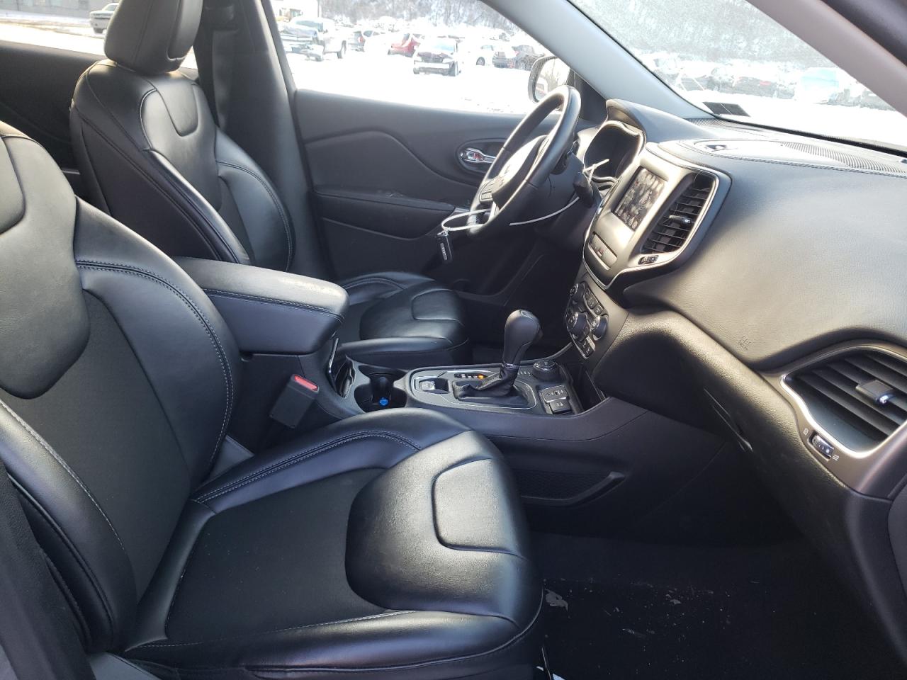 Photo 5 from auction – 2020 JEEP CHEROKEE L with VIN 1C4PJMLB8LD617157
