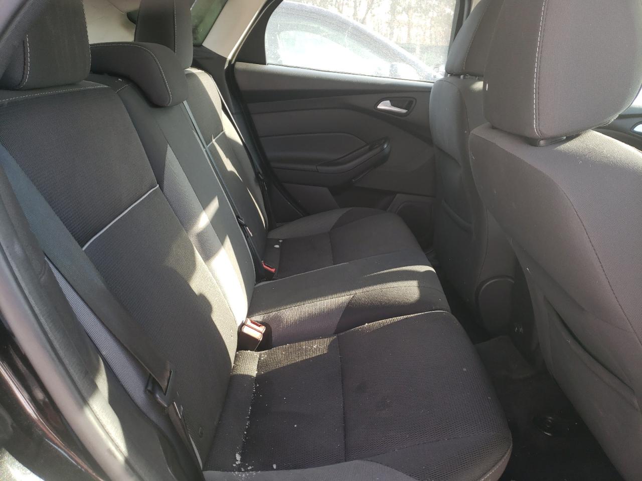 Photo 6 from auction – 2014 FORD FOCUS SE with VIN 1FADP3K23EL121615
