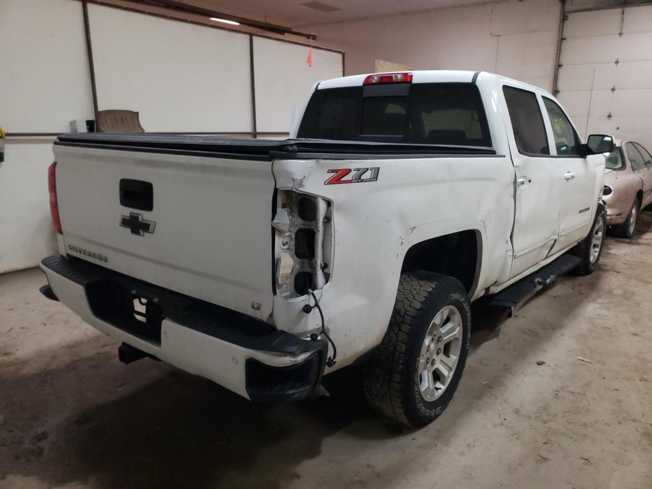 Photo 4 from auction – 2018 CHEVROLET SILVERADO with VIN 3GCUKREC7JG209896