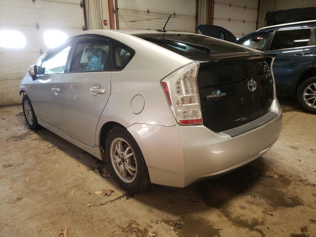 Photo 3 from auction – 2010 TOYOTA PRIUS with VIN JTDKN3DU2A5216106