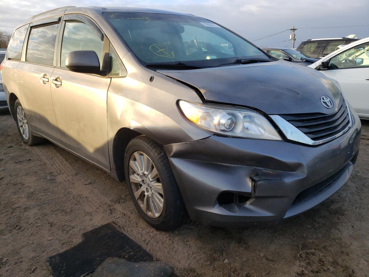 TOYOTA SIENNA LE 2014 with VIN 5TDJK3DC3ES089815 - Photo from auction
