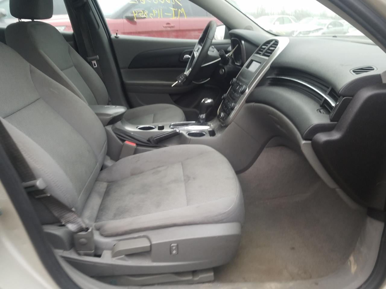 Photo 5 from auction – 2016 CHEVROLET MALIBU LIM with VIN 1G11B5SA5GF165947