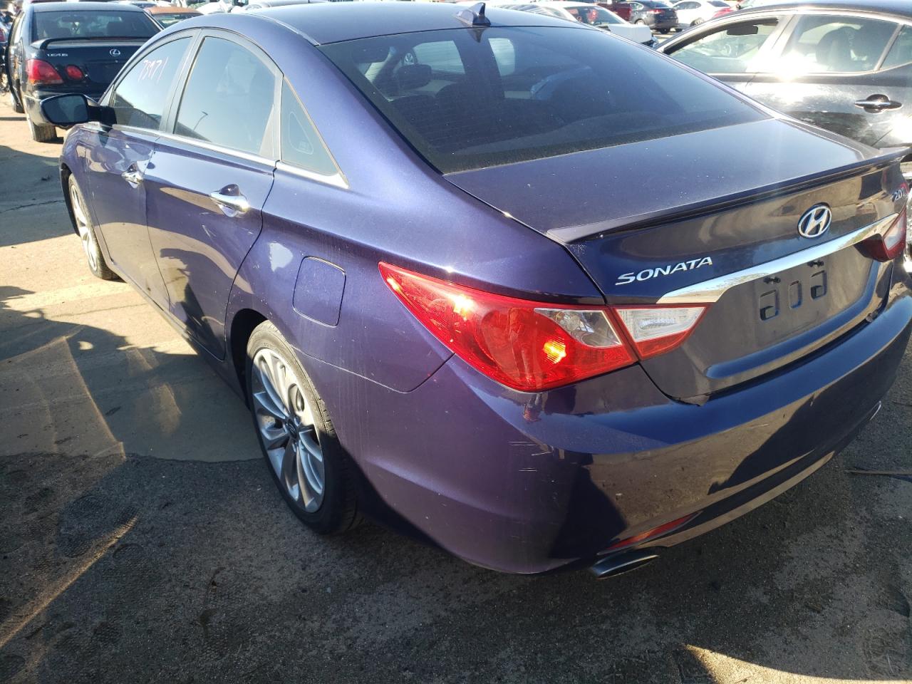 Photo 3 from auction – 2012 HYUNDAI SONATA SE with VIN 5NPEC4AB3CH480286