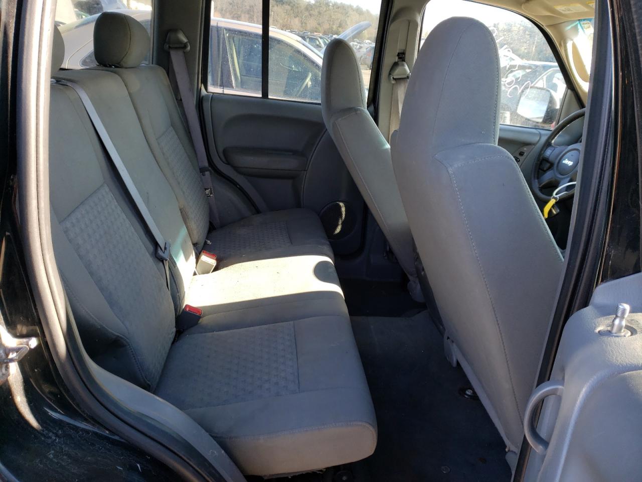 Photo 6 from auction – 2005 JEEP LIBERTY SP with VIN 1J4GL48K05W672089