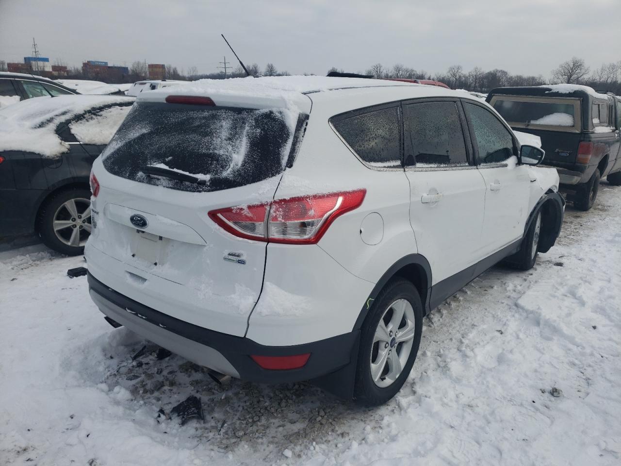 Photo 4 from auction – 2016 FORD ESCAPE SE with VIN 1FMCU9GX5GUB99179