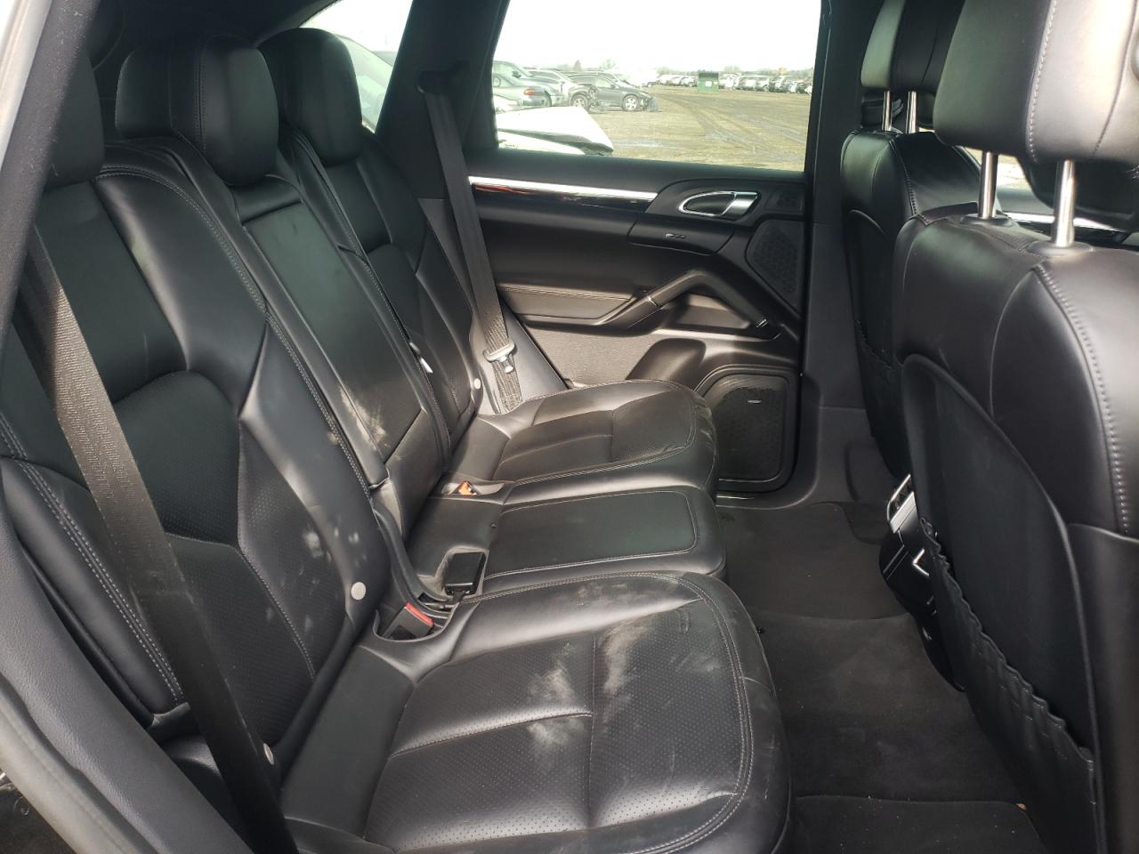 Photo 6 from auction – 2017 PORSCHE CAYENNE with VIN WP1AA2A25HKA86644