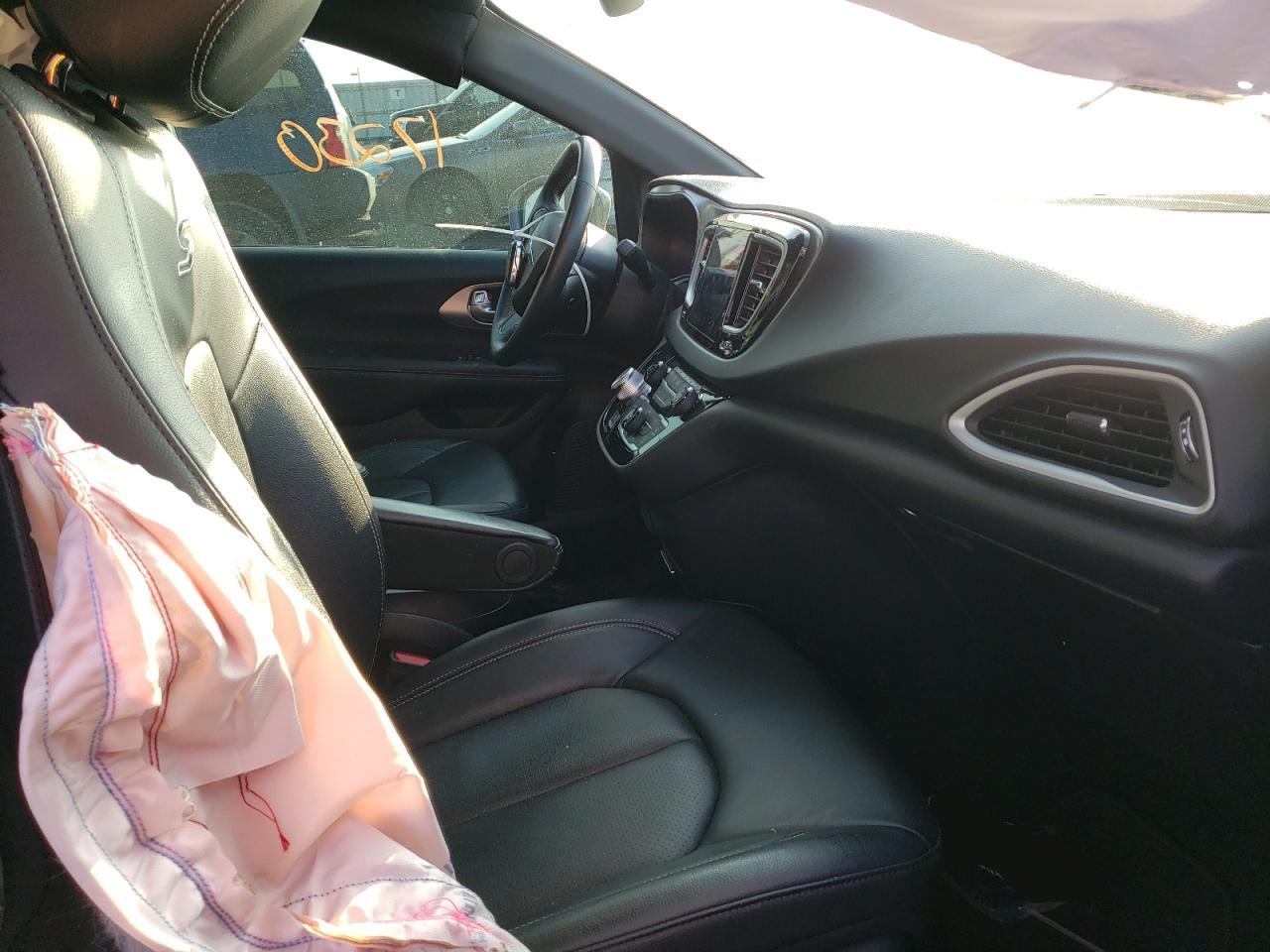 Photo 5 from auction – 2020 CHRYSLER PACIFICA T with VIN 2C4RC3BG8LR263681