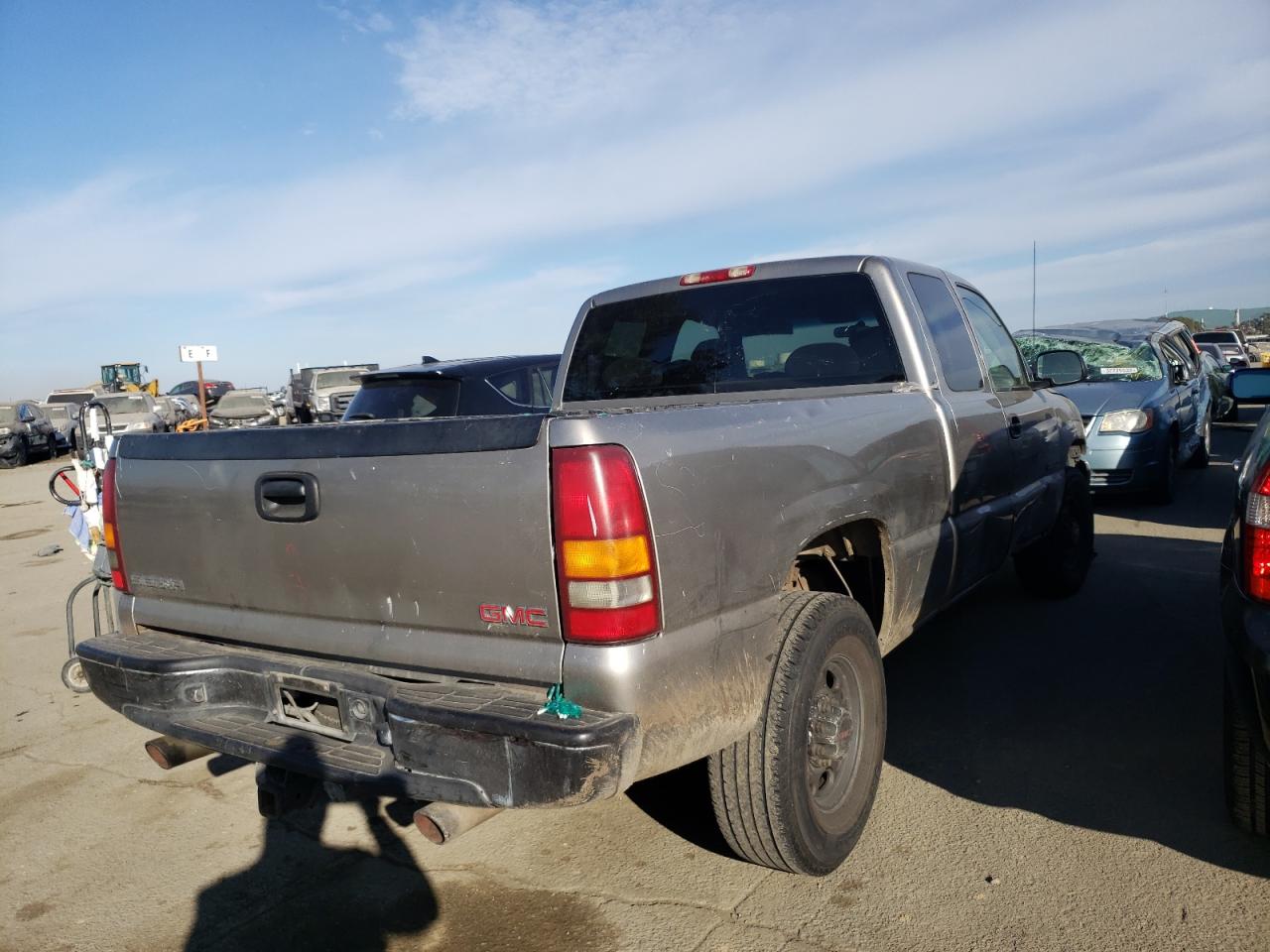 Photo 4 from auction – 2000 GMC NEW SIERRA with VIN 1GTFC29U4YZ108194