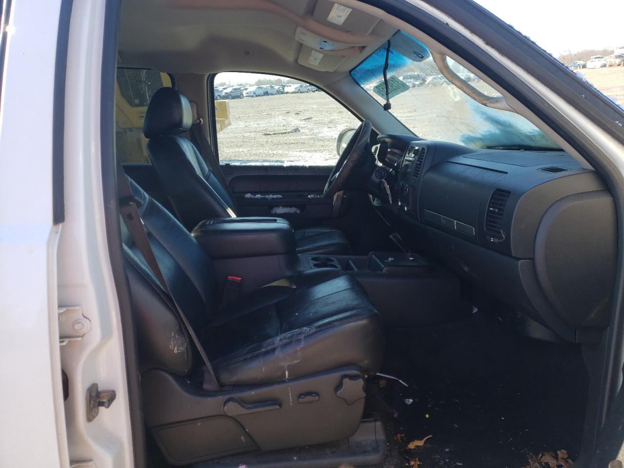 Photo 5 from auction – 2011 CHEVROLET SILVERADO with VIN 3GCPKSE34BG346333