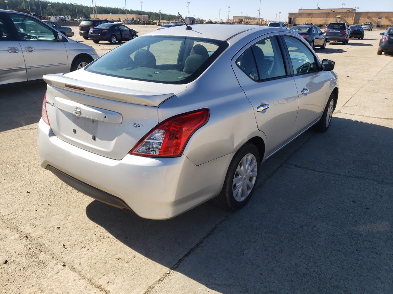 Photo 4 from auction – 2018 NISSAN VERSA S with VIN 3N1CN7AP2JK439135