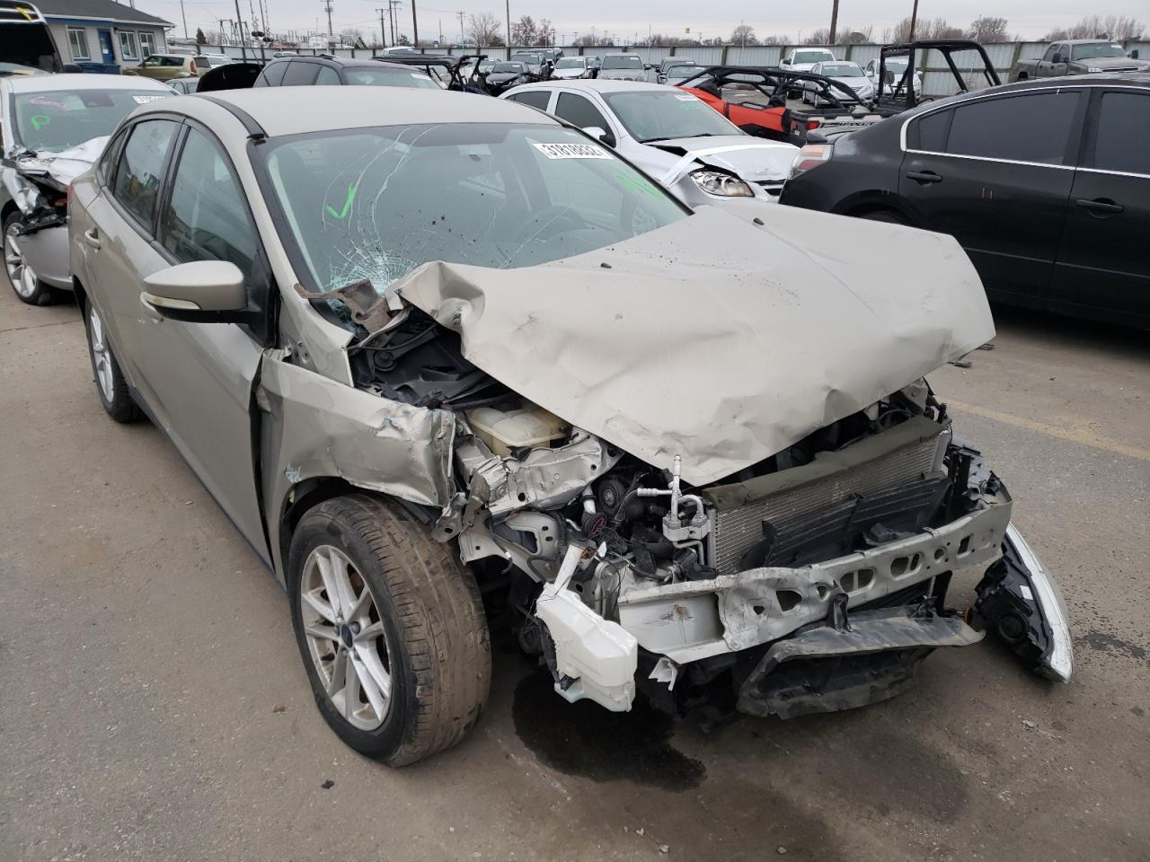 FORD FOCUS SE 2015 with VIN 1FADP3F24FL342250 - Photo from auction