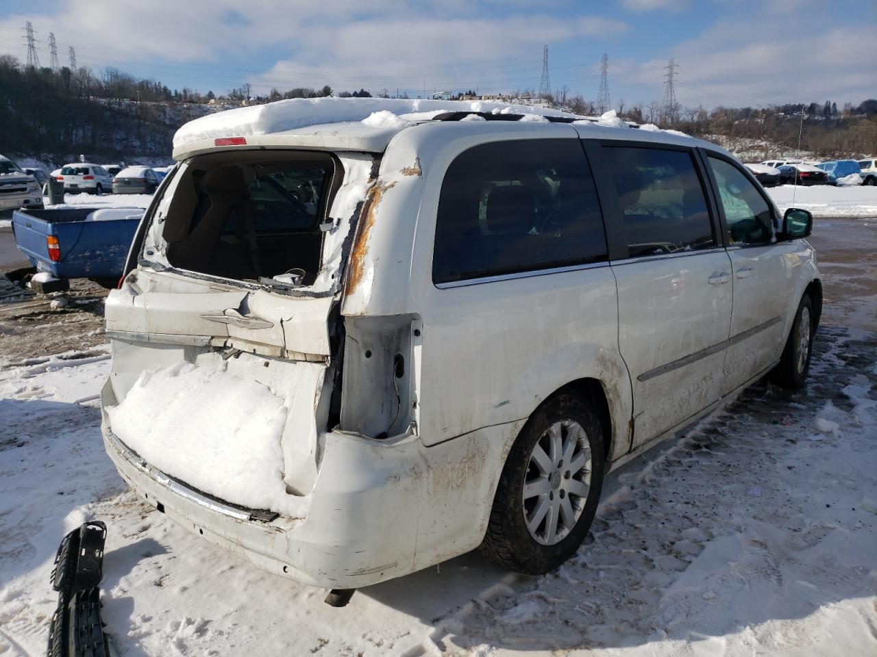 Photo 4 from auction – 2014 CHRYSLER TOWN & COU with VIN 2C4RC1BG4ER224657