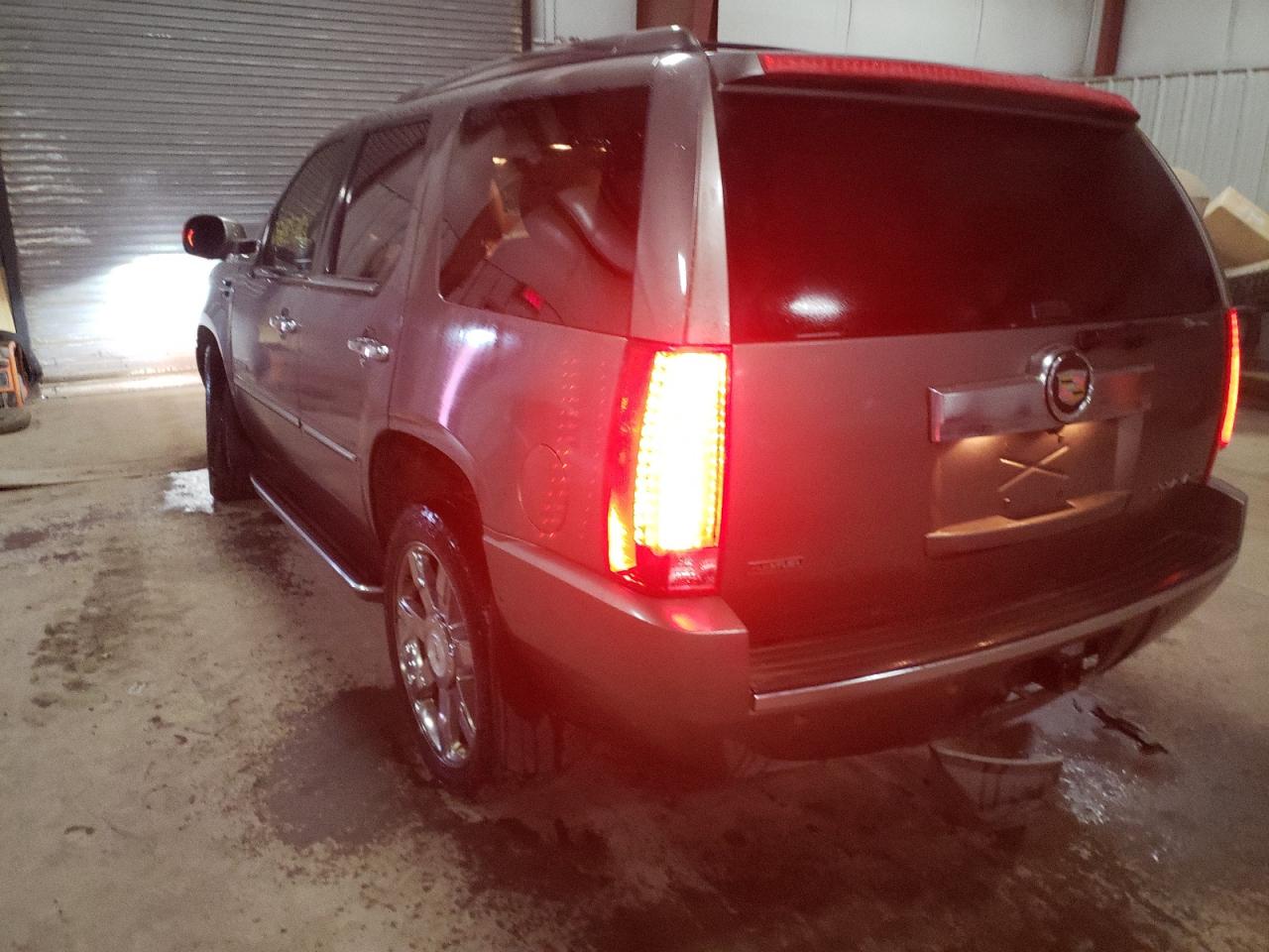 Photo 3 from auction – 2012 CADILLAC ESCALADE L with VIN 1GYS4BEF0CR121370