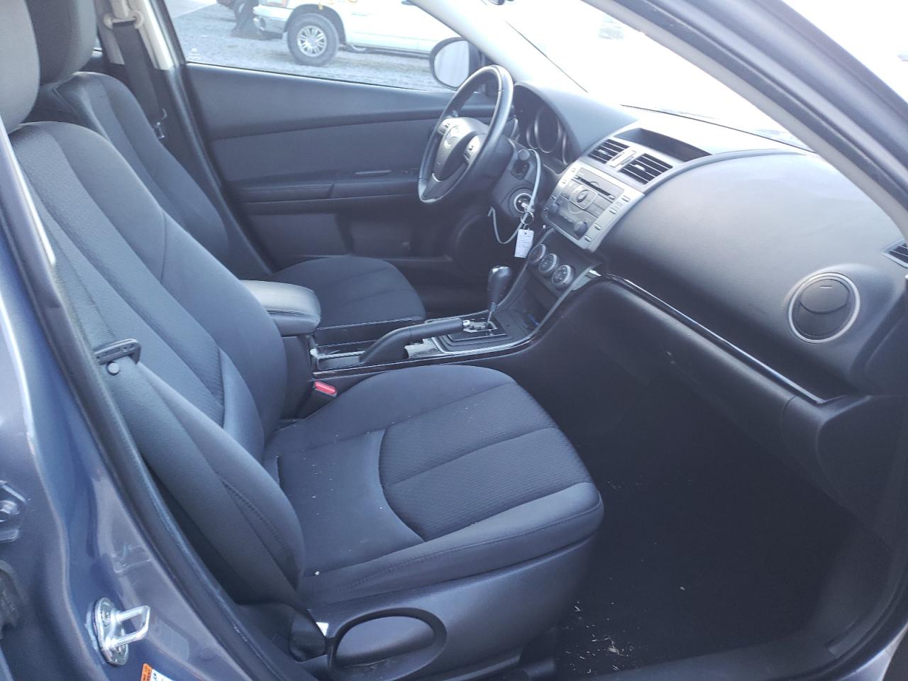 Photo 5 from auction – 2011 MAZDA 6 I with VIN 1YVHZ8CH8B5M07492